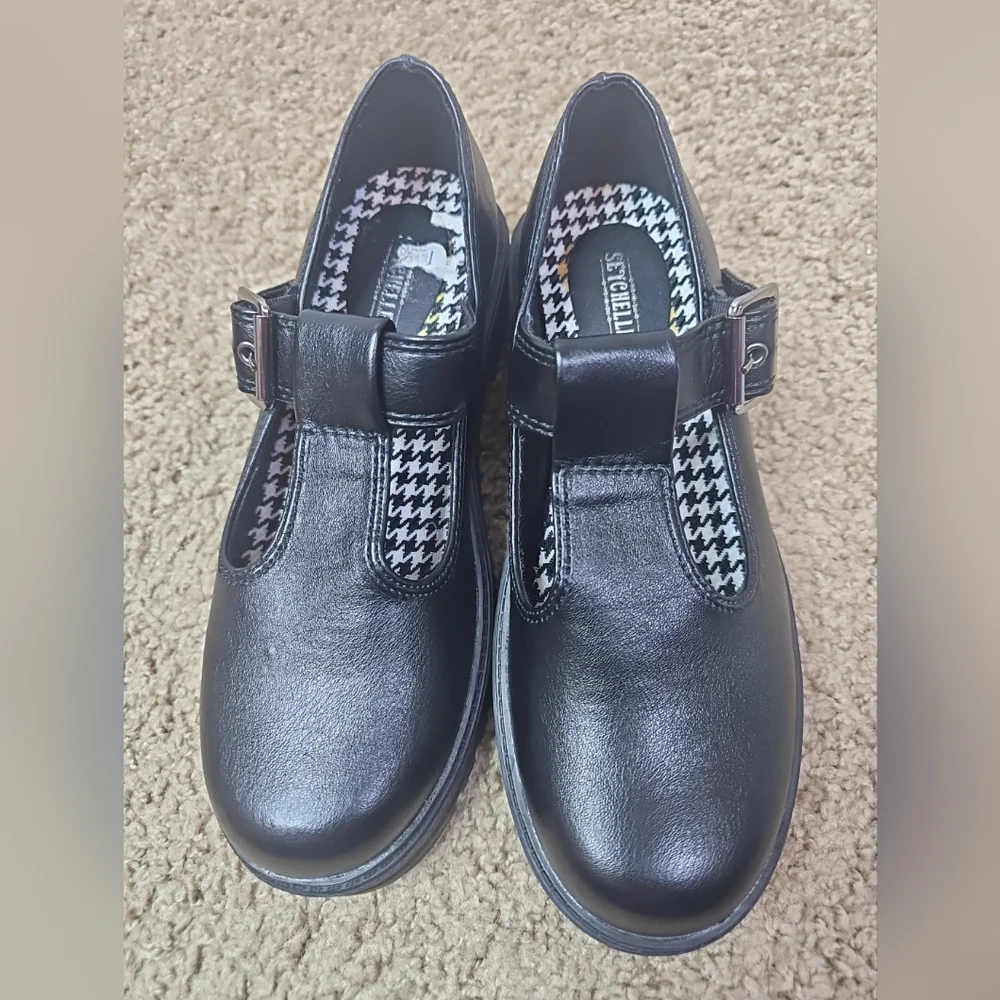 Seychelles‎ Black Kids School Shoes With Adjustable Buckle  Size 6